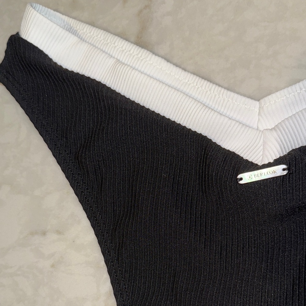 Contrast Trim V-Cut Bikini Bottom - Picture 7 of 7